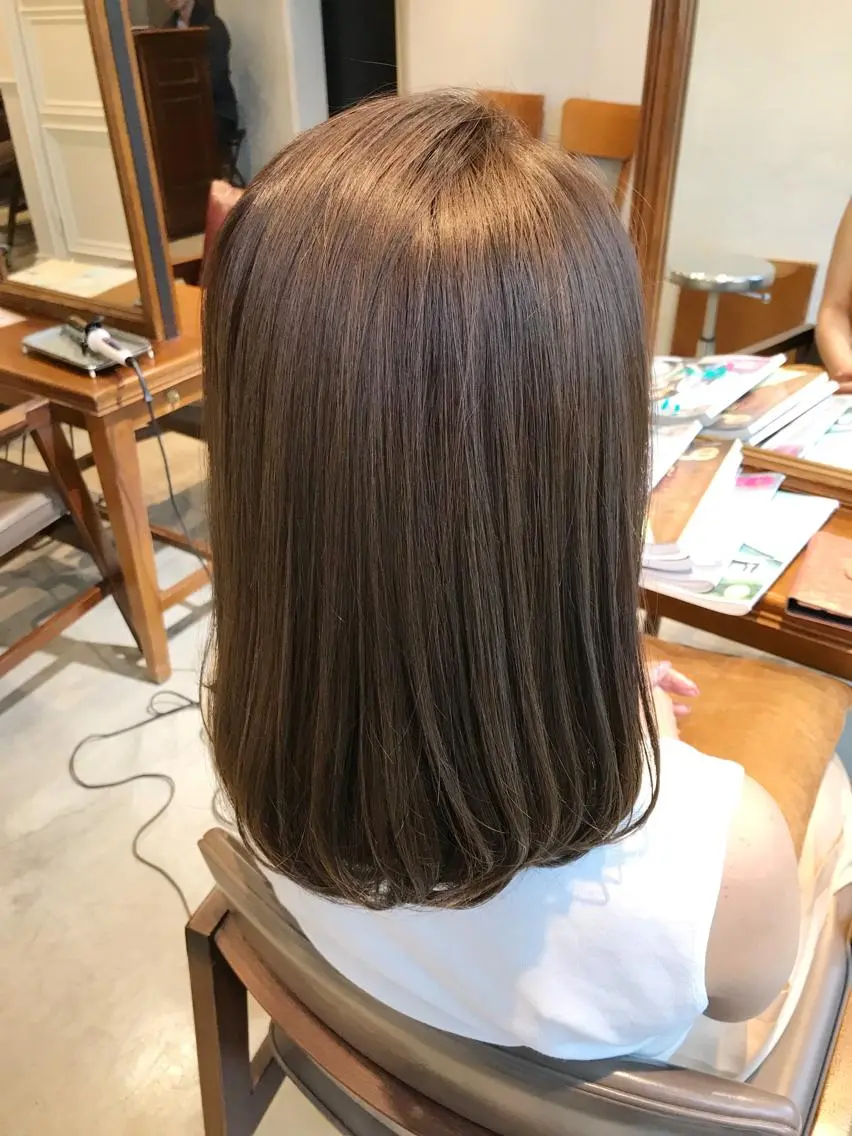 セミロング カラー ヘアアレンジ アッシュ ベージュカラー トリートメント カット ヘアカラー トリートメント ヘッドスパ 小林 佳祐のヘアスタイル