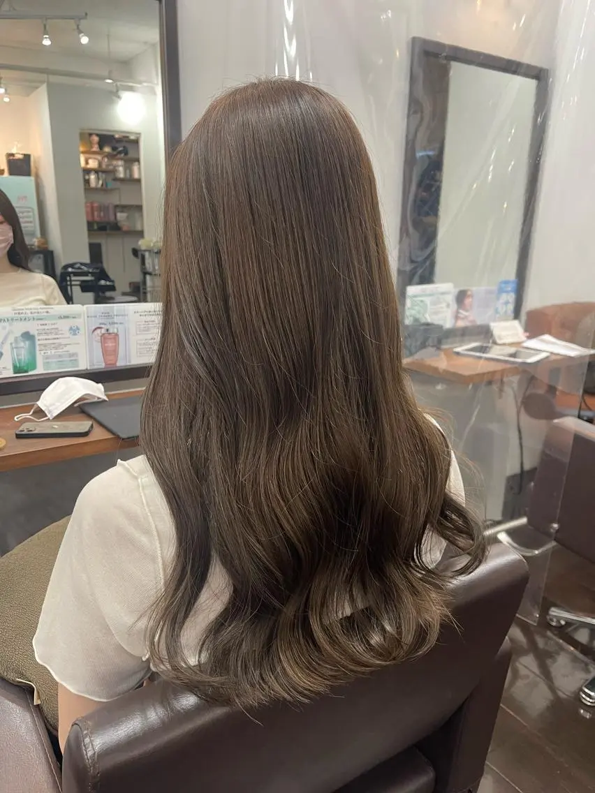セミロング カット ヘアカラー 難波 茜のヘアスタイル
