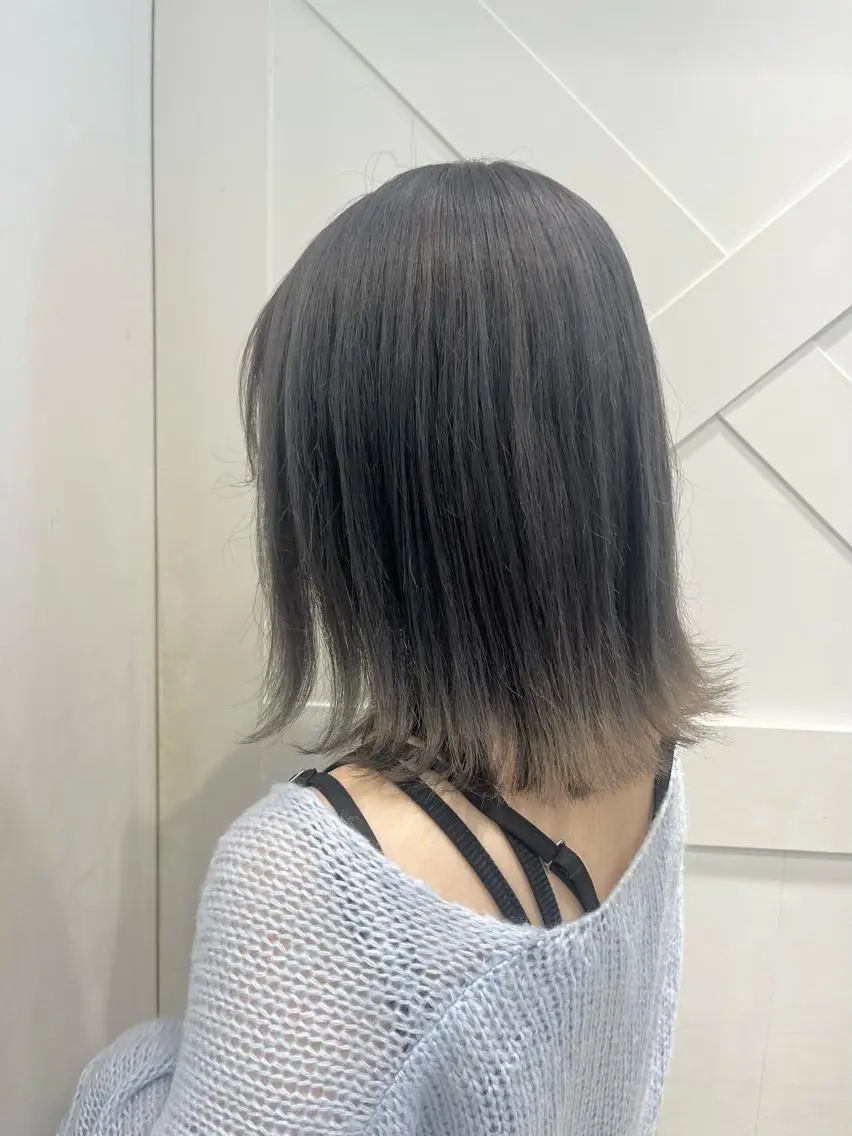 ミディアム カラー ヘアカラー ハイトーンカラー シールエクステのヘアスタイル