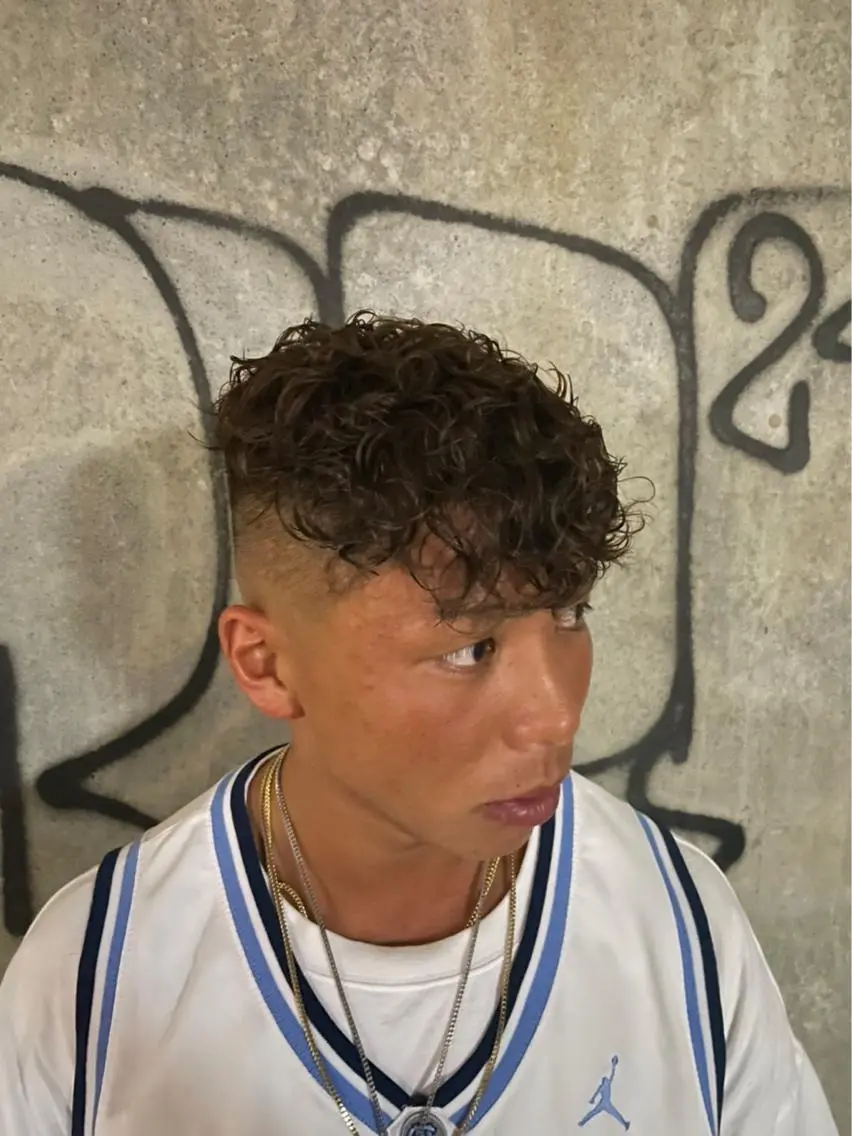 パーマ メンズ フェードカット メンズパーマ スキンフェード カット パーマ 吉祥寺バーバー takumiのヘアスタイル