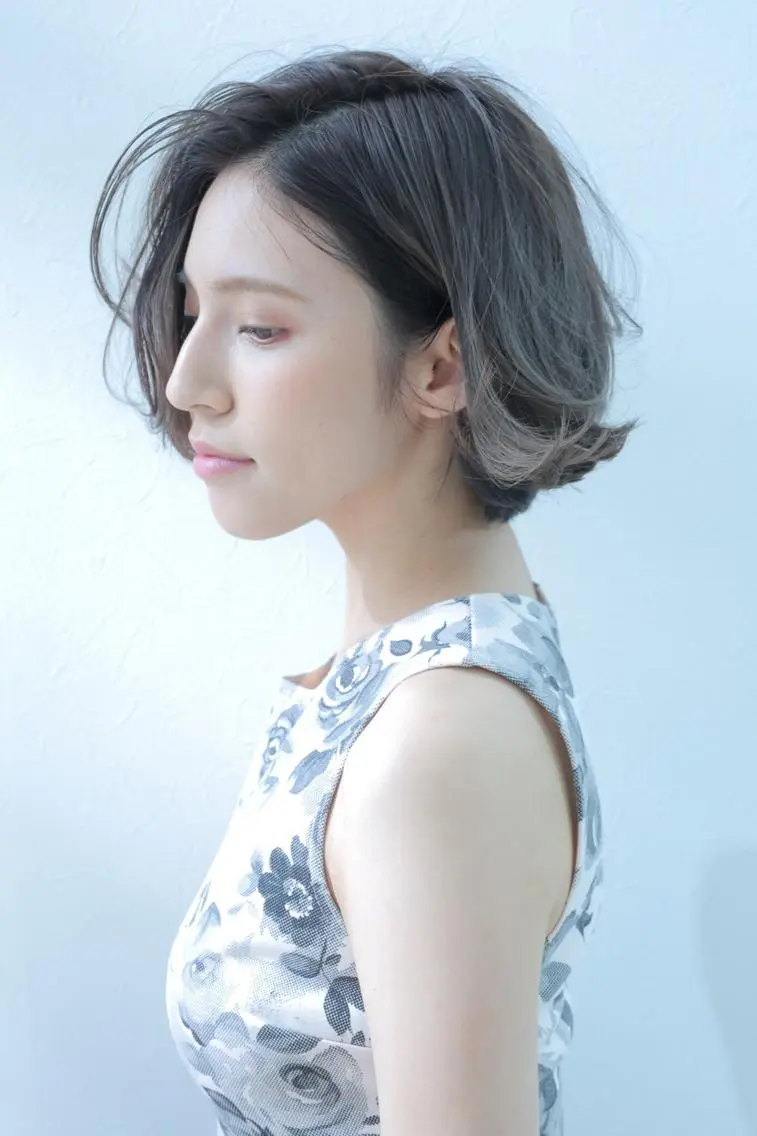 ミディアム ハイトーンブリーチ 土坂 由志【京都】のヘアスタイル