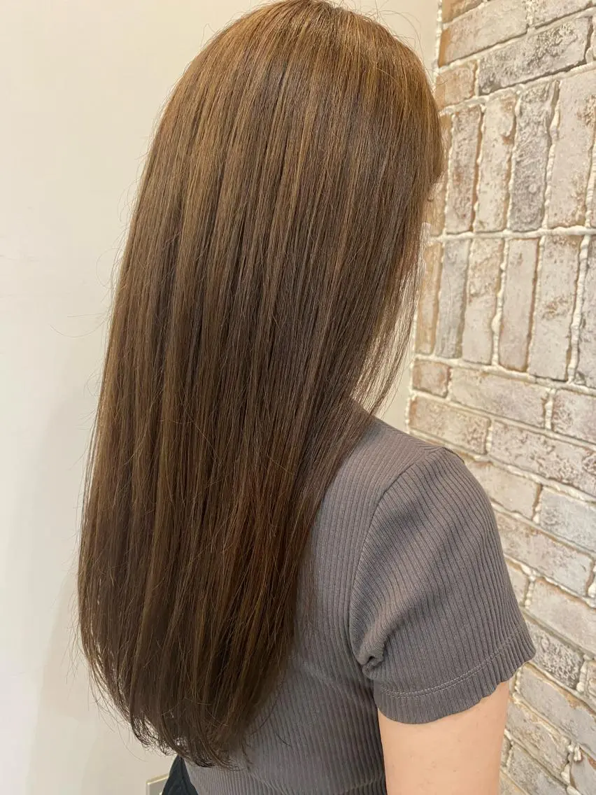 カラー 西郷 友菜のヘアスタイル