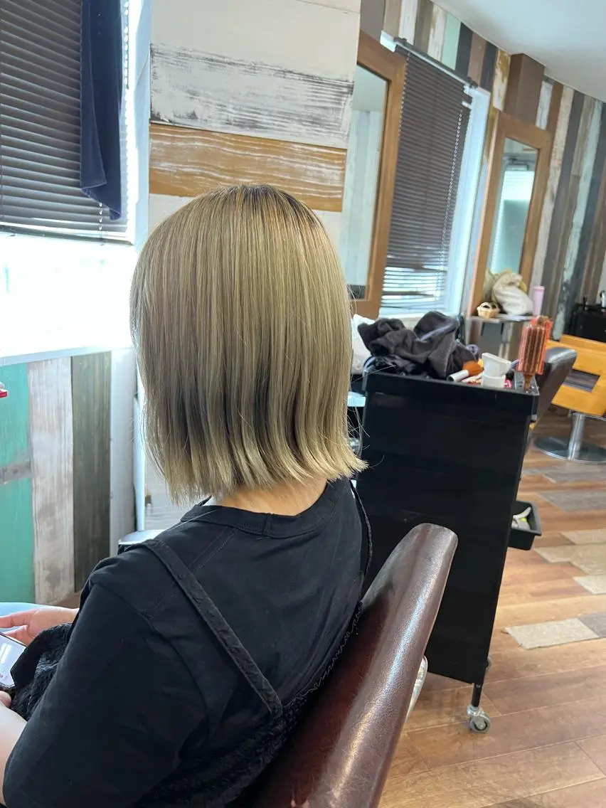 ミディアム カラー ハイトーンカラー ボブ ババ リョウゴのヘアスタイル