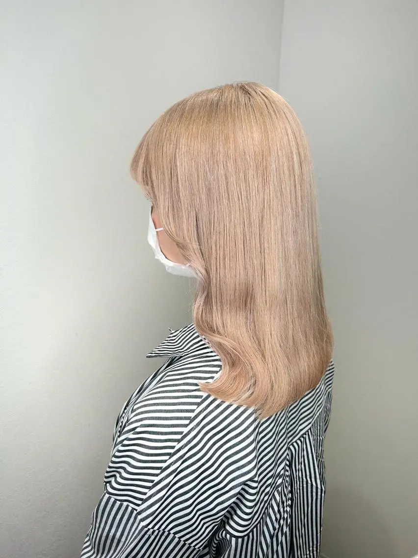 セミロング カラー ベージュカラー ブリーチ ホワイトベージュ ENA💗NEXT /ハイトーンエクステのヘアスタイル