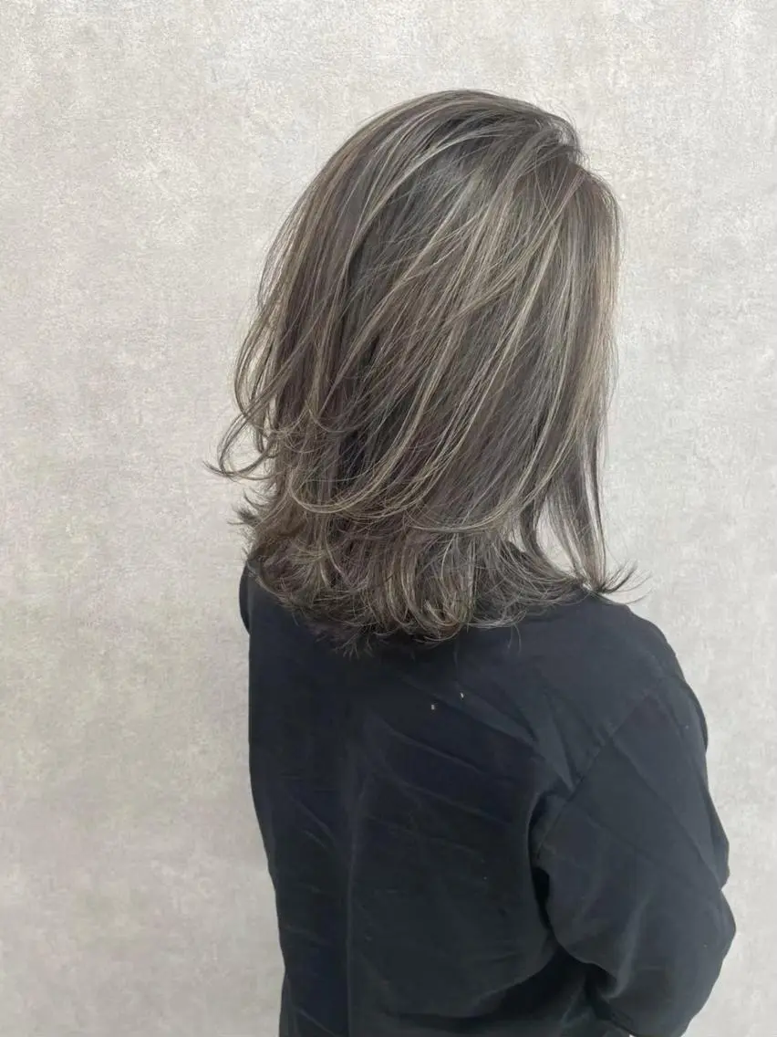 ミディアム カラー パーマ ヘアアレンジ マツエク・マツパ アイブロウ ショートボブ ミディアムパーマ バレイヤージュ ブリーチ ケアブリーチ カラー特化サロン大阪 ルービック江坂/新城のヘアスタイル