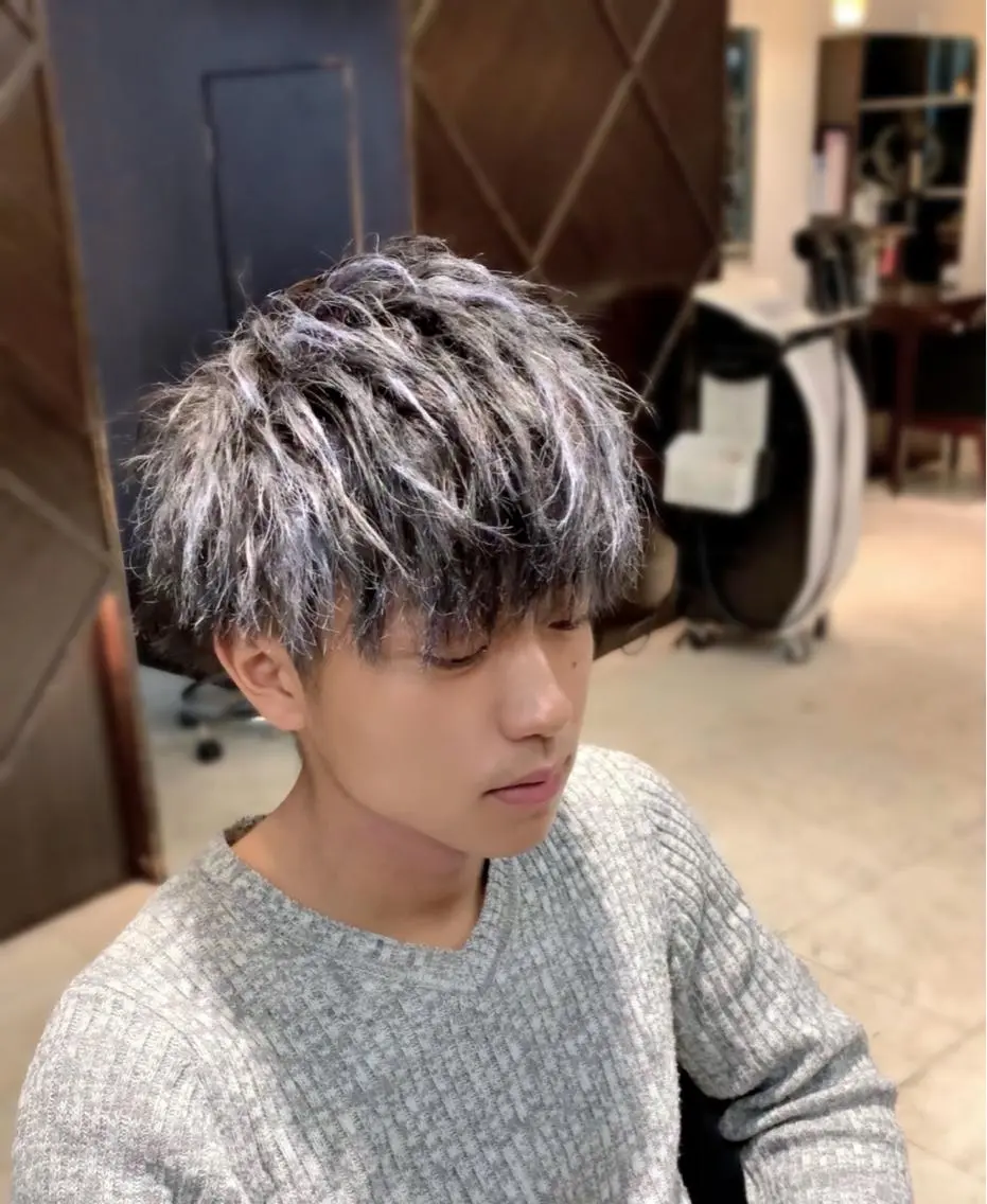 カラー パーマ メンズ メンズブリーチ メンズメッシュ マッシュ 黒髪 ブリーチ カット ヘアカラー パーマ トリートメント メンズ専門 井藤 雅也のヘアスタイル