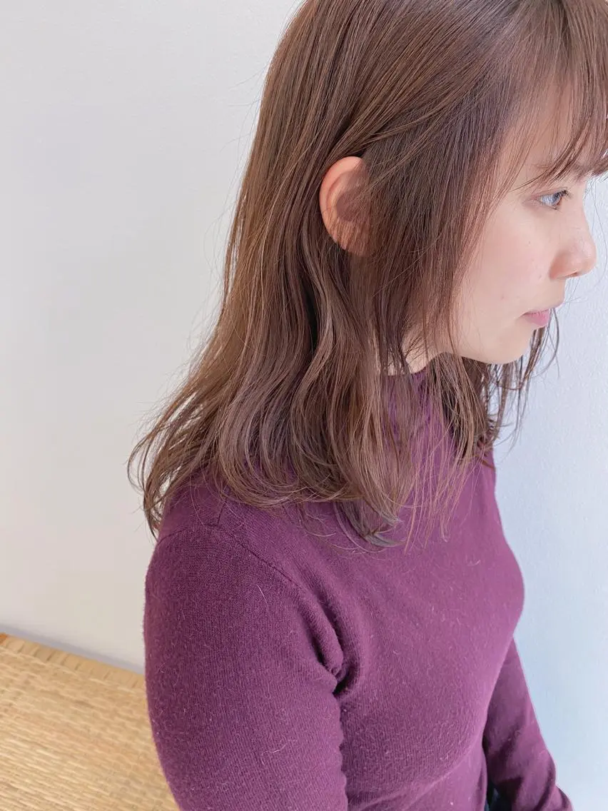 セミロング カラー 顔周りレイヤーカット ブリーチminamiのヘアスタイル