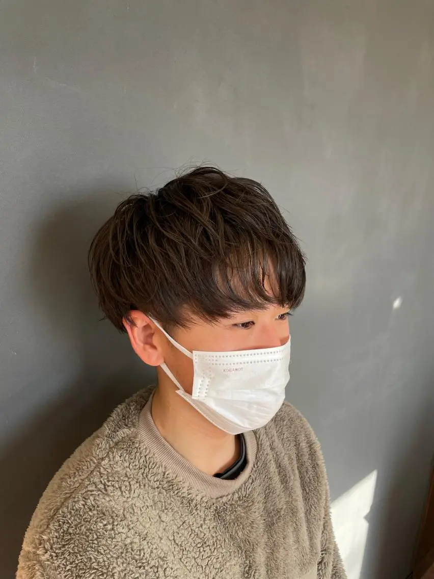 メンズ メンズパーマ カット ヘアカラー トリートメント 長屋 裕也のヘアスタイル