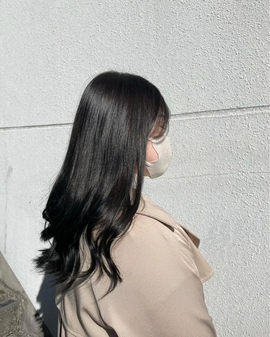 セミロング カラー ブリーチ 透明感カラー ブリーチなしカラー 仁木 彩奈のヘアスタイル