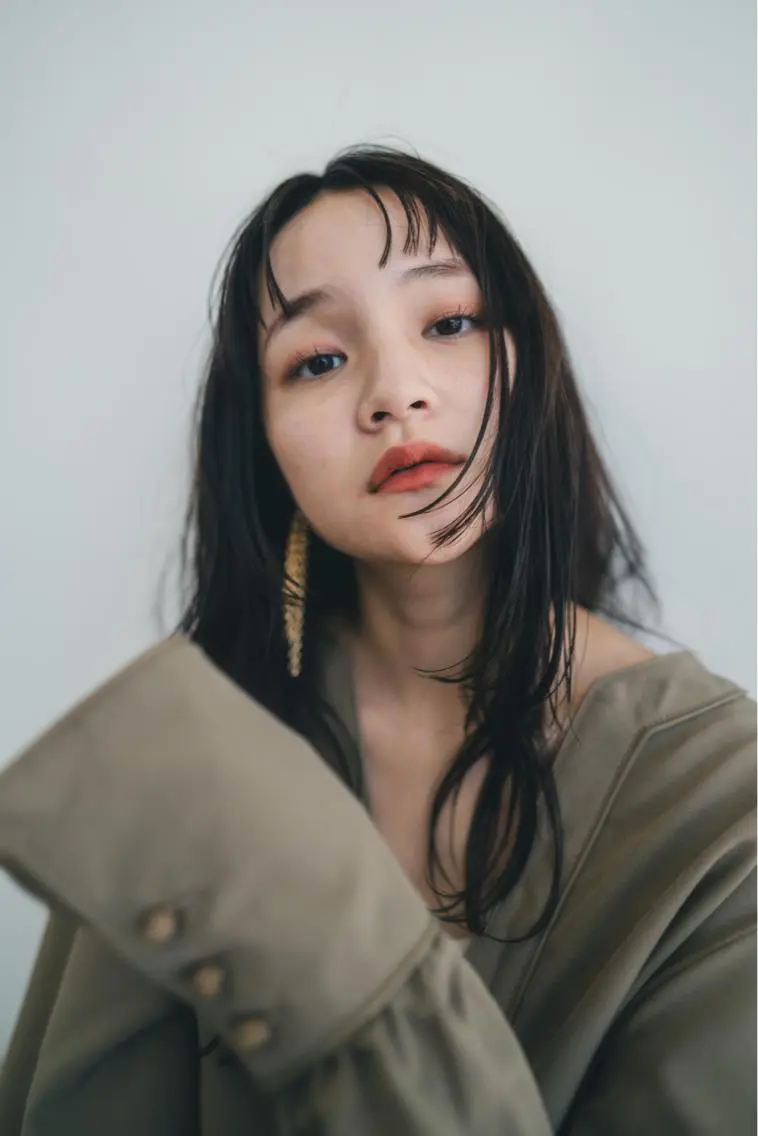 ロング アイブロウ レイヤーカット ササキ ヨシヒトのヘアスタイル