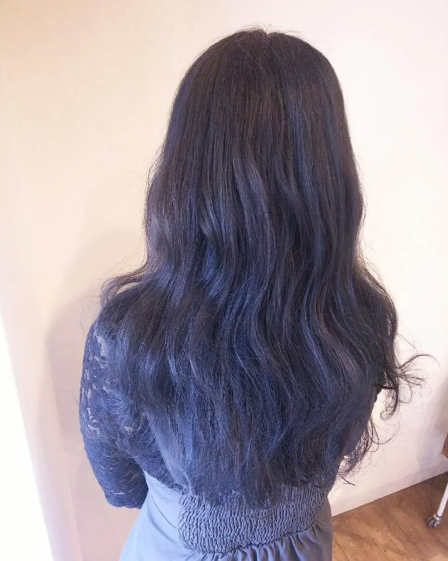 ロング カラー ブルーカラー ブルージュ RU RIのヘアスタイル