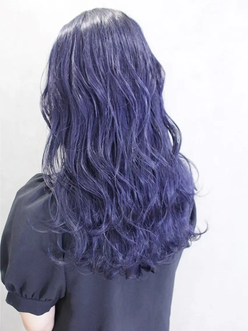 セミロング カラー ヘアアレンジ ネイビーカラー ヘアカラー トリートメント lani ブリーチ /ダブルカラーのヘアスタイル