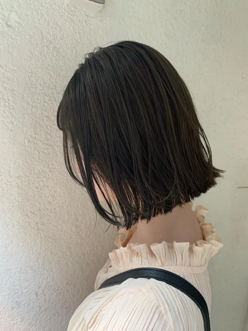 ショート カラー オリーブグレー ボブ ハイライト✖️ 暗髪🤎Nahoのヘアスタイル
