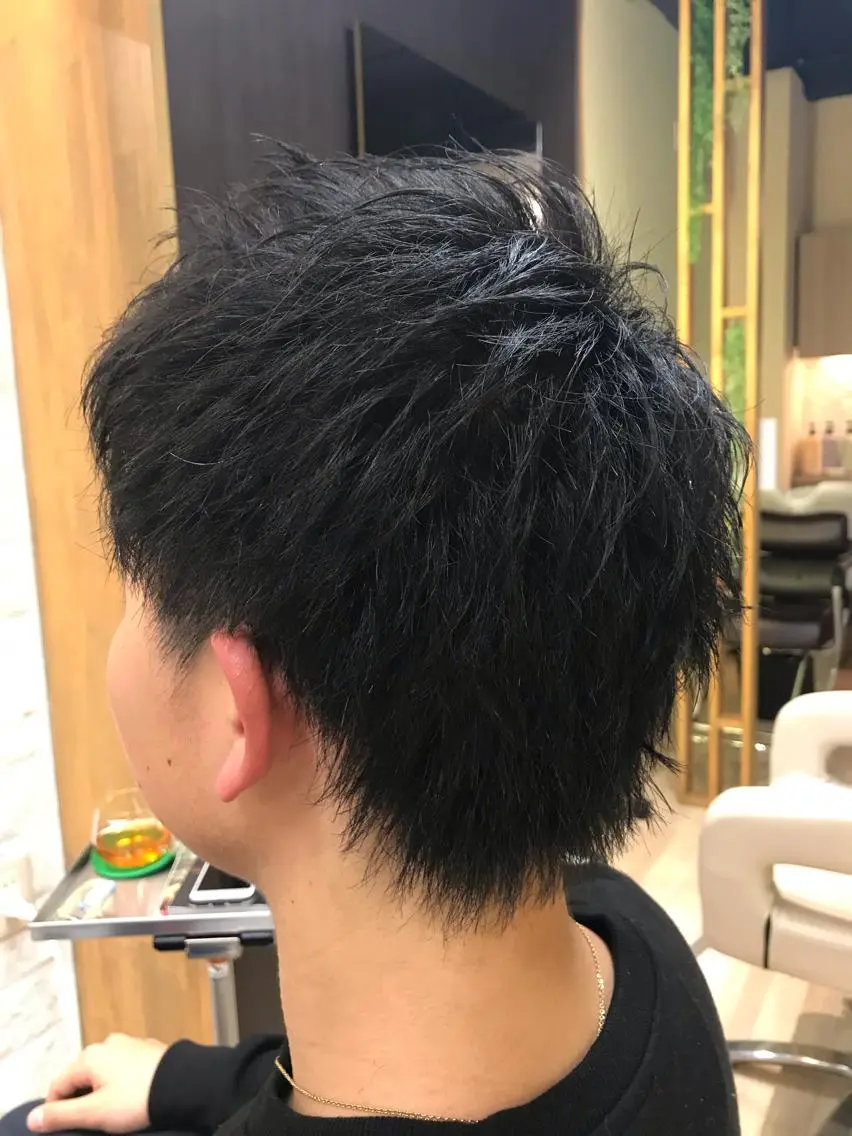 ショート メンズ 縮毛矯正 ミディアム レイヤー 顔周り金山のヘアスタイル