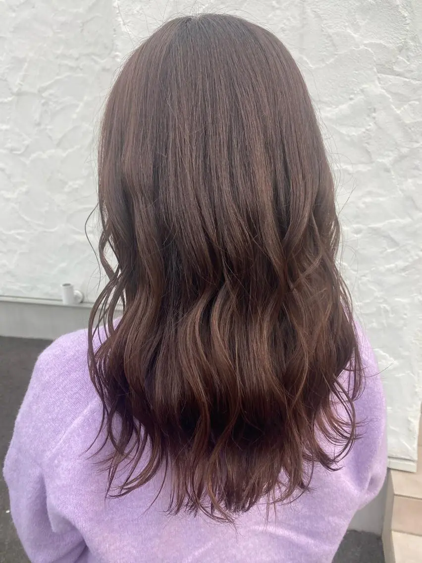 ロング カラー 横澤 愛里のヘアスタイル