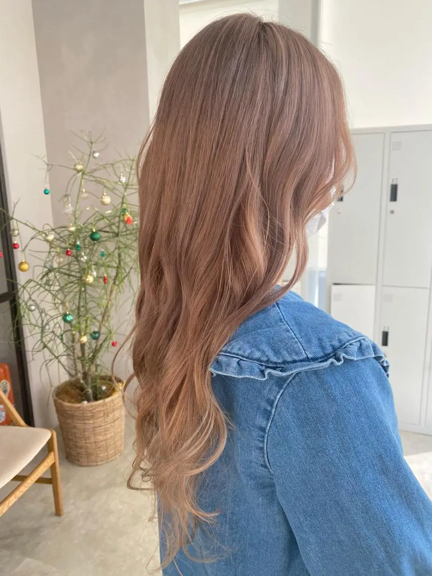 ロング カラー ベージュカラー グラデーションカラー ホワイトベージュ カット ヘアカラー ピンク/ベージュ /似合わせ/田島百華のヘアスタイル