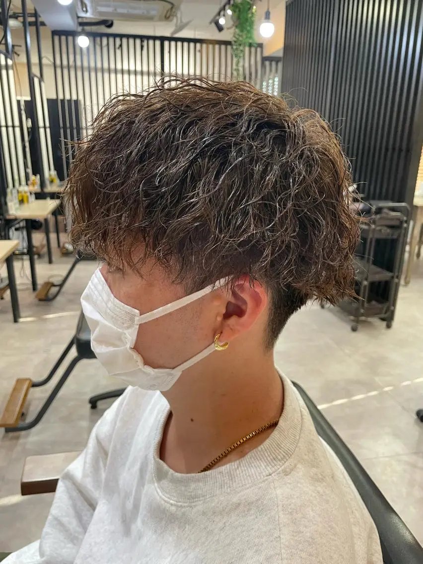 ショート カラー パーマ メンズ 勝毛 広貴のヘアスタイル