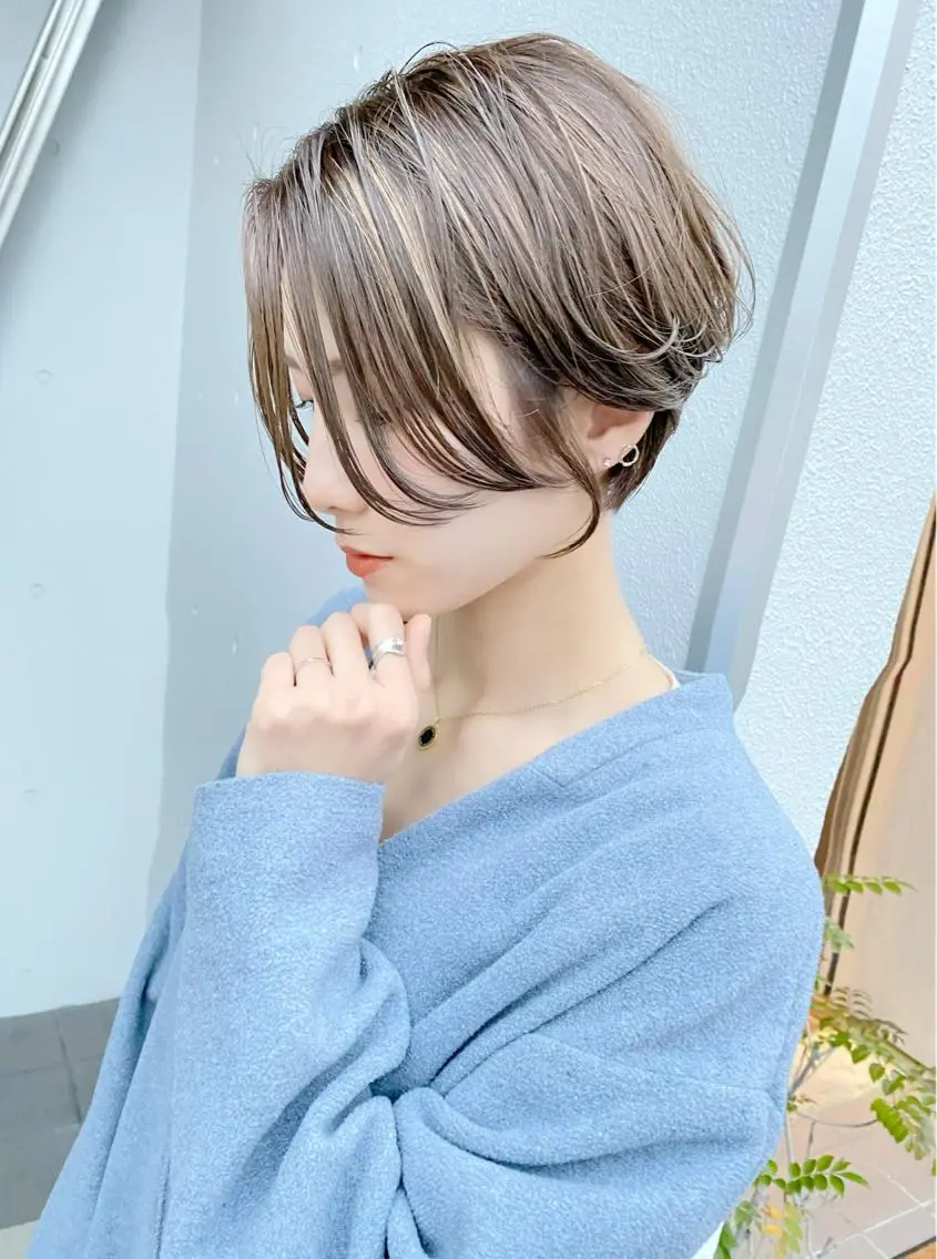 ショート カラー ブリーチ ケアブリーチ ダブルカラー ハイライトカラー イルミナカラー 中北篤志 ショートボブのヘアスタイル