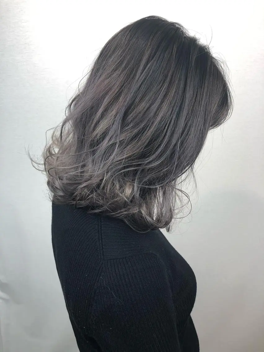 セミロング カラー アッシュ バレイヤージュ ブリーチ 透明感カラー ラベンダーカラー 🤍2nd🤍田所 美希のヘアスタイル