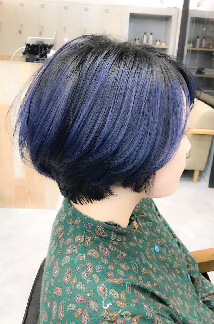 ショート ヘアカラー 常山 篤志のヘアスタイル