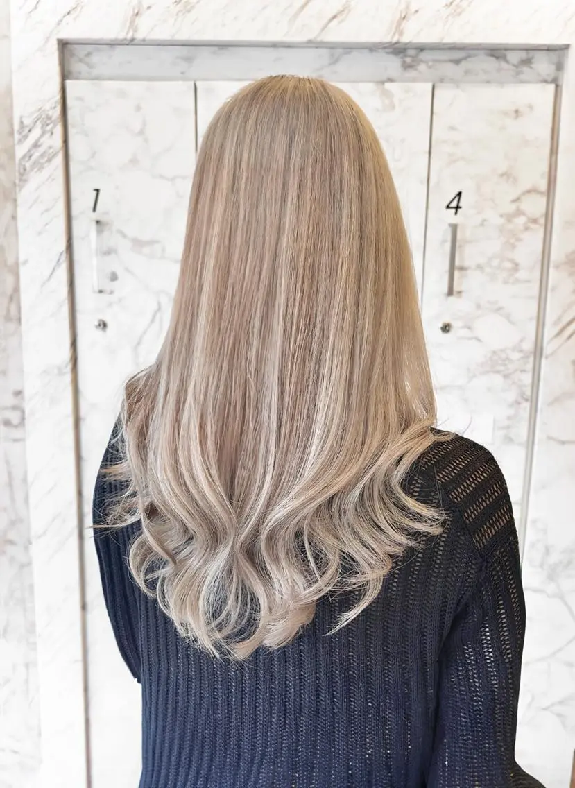 ロング カラー ヘアカラー トリートメント 尾森紳哉💎透明感/ デザインカラーのヘアスタイル