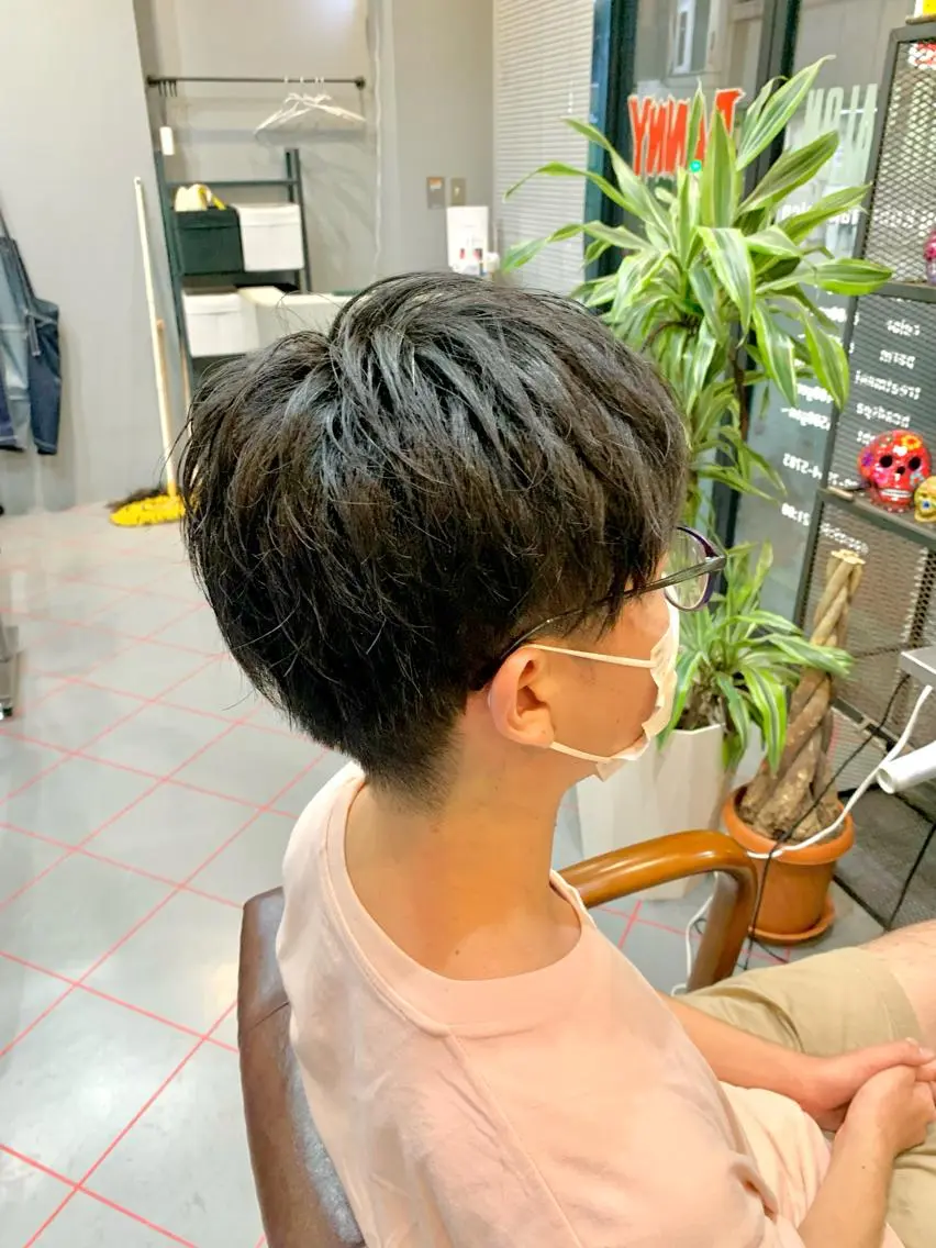 ショート メンズ 【扱いやすいパーマ】 眞鍋拓己のヘアスタイル