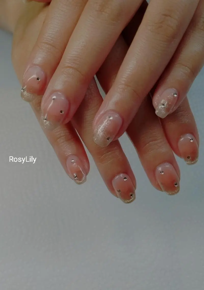 ネイル チークネイル マグネットネイル 持ち込み プライベートサロン Rosy Lilyのネイルデザイン
