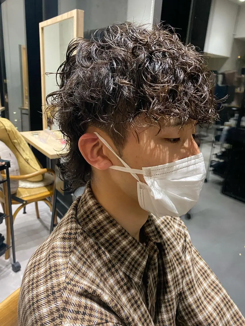 ミディアム パーマ メンズ カット パーマ トリートメント 似合う髪型が 分からない方へのヘアスタイル