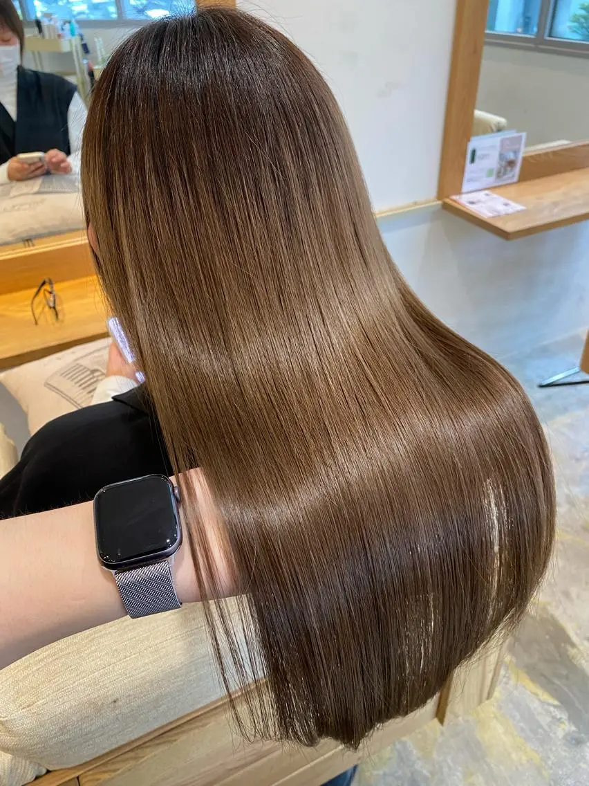 ミディアム 縮毛矯正 髪質改善×レイヤー 齊藤翔太のヘアスタイル