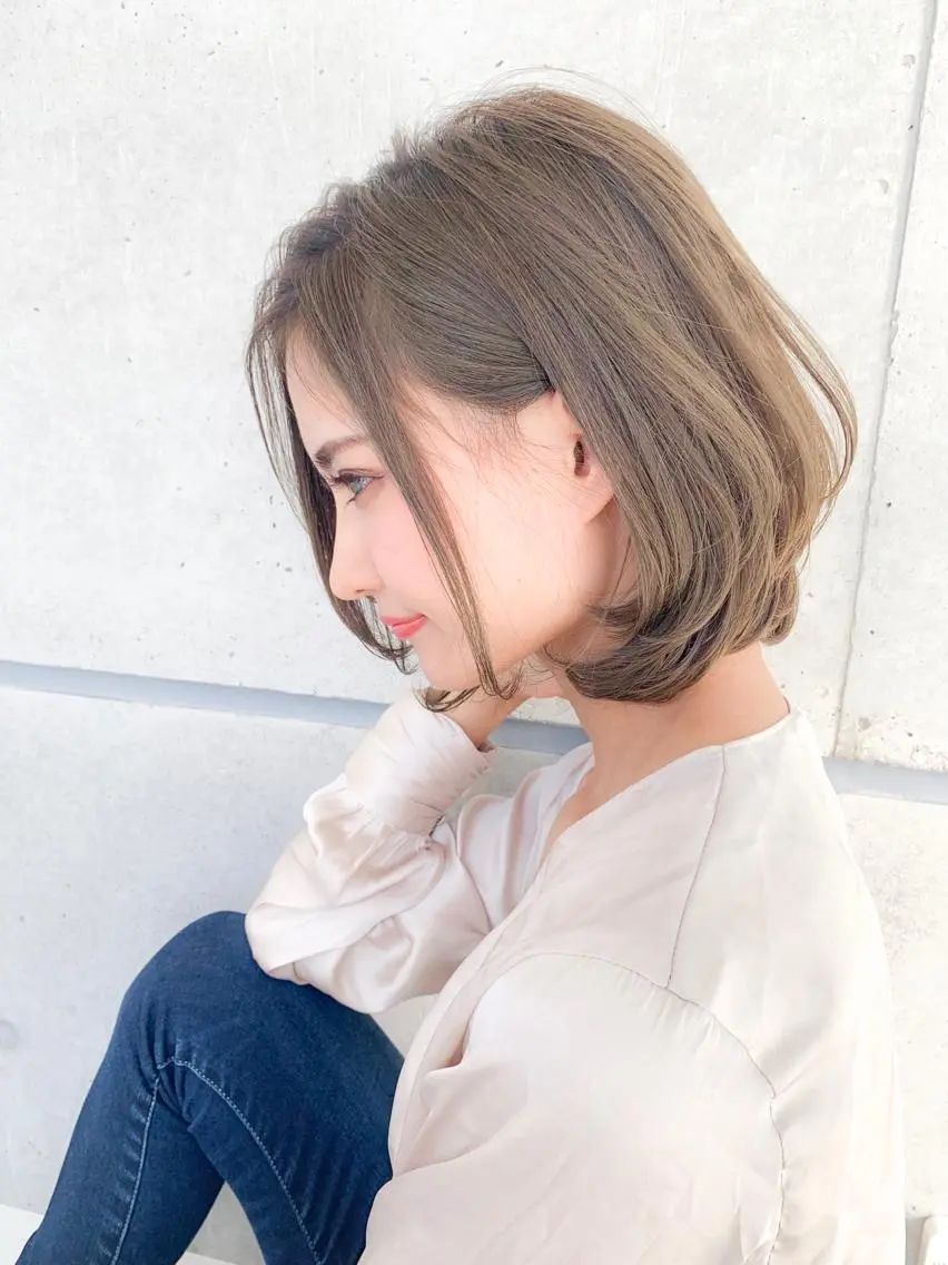 ショート カラー グレージュ ハイトーンカラー ハイトーングレージュ ショートヘア 大人かわいい💍🤍 ボブ/ショートボブのヘアスタイル