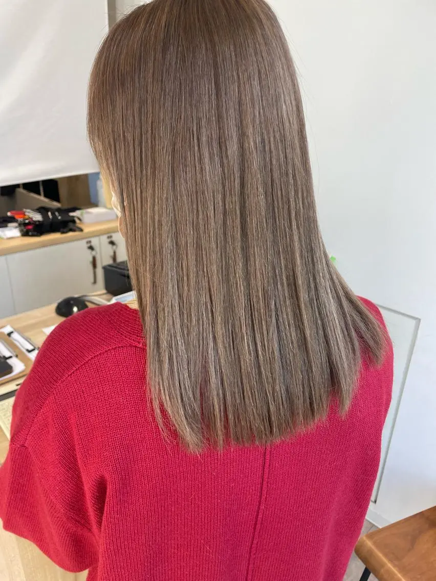 ミディアム カラー ベージュカラー ブリーチ ハイトーンカラー カット 🌷Asuka /レイヤーカット🌷のヘアスタイル