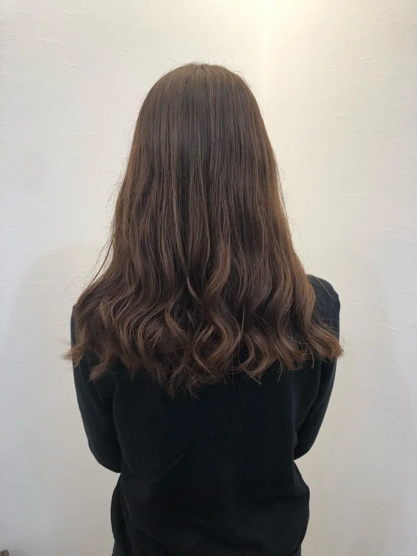カラー ツノガイ エリのヘアスタイル