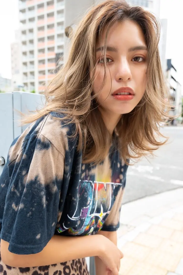 ミディアム カラー レイヤーカット カット ヘアカラー ANGELICA JR和歌山店のヘアスタイル