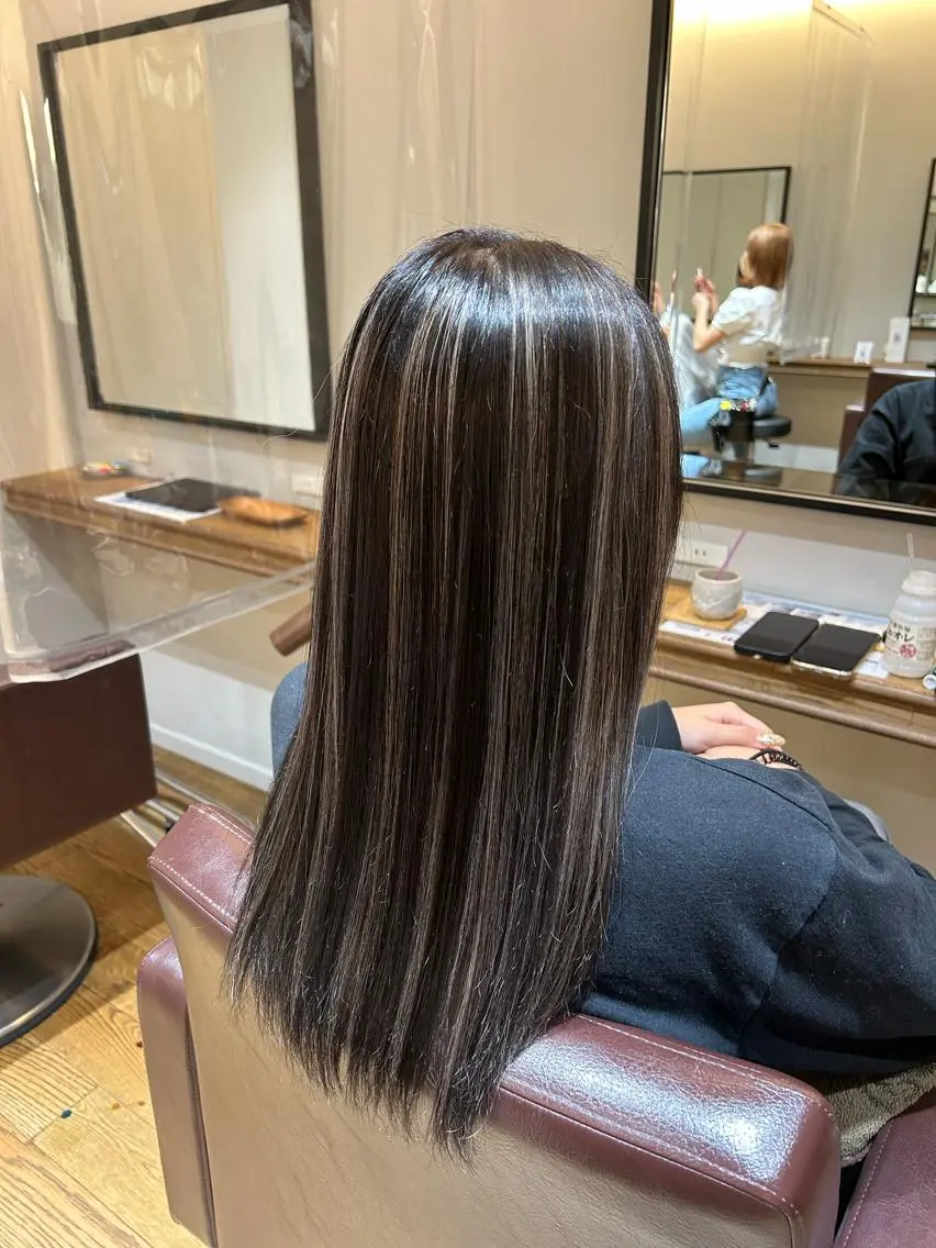 ロング ヘアカラー 【艶ｶﾗｰ/ｼｮｰﾄ 】田原 愛菜🐯のヘアスタイル
