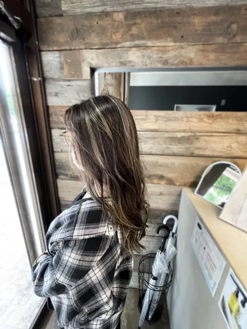 ロング ハイライト andKおもろまち店 艶ダブルカラー✨のヘアスタイル