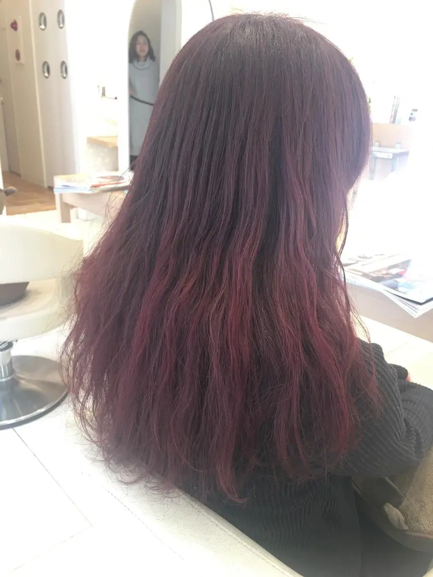 セミロング カラー パーマ グラデーションカラー ピンクカラー 小田原NO1 美容師 飯田飛翔のヘアスタイル