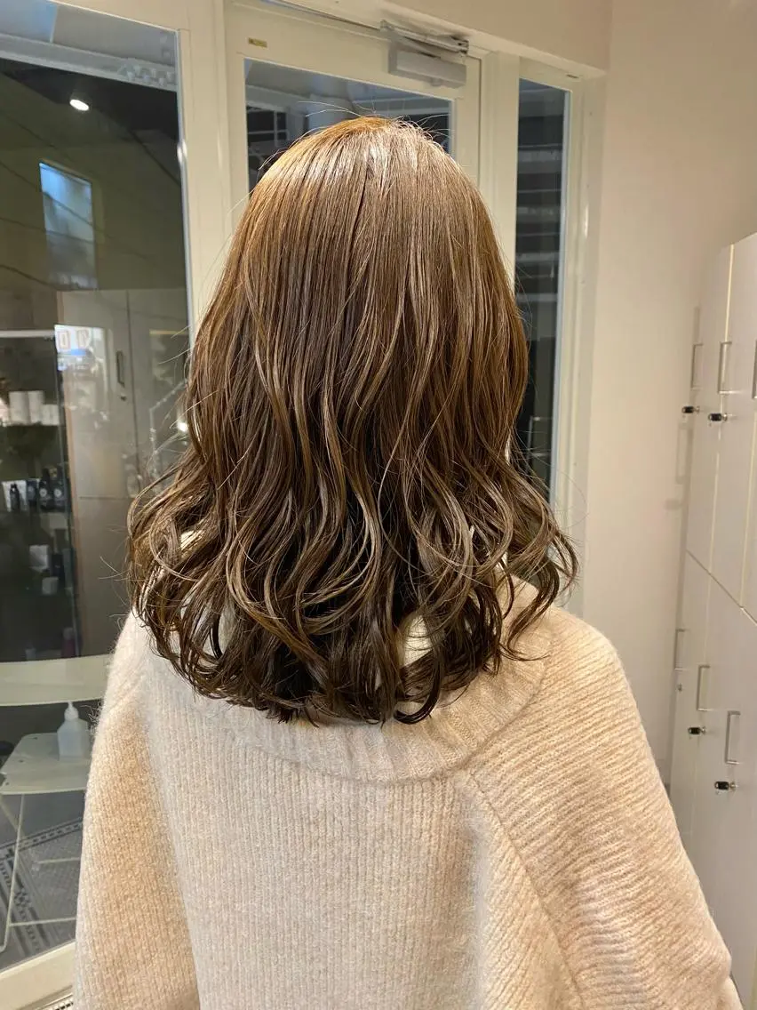 ミディアム カラー カット ヘアカラー トリートメント ハイトーン×似合わせ 🌱中川慎之介のヘアスタイル