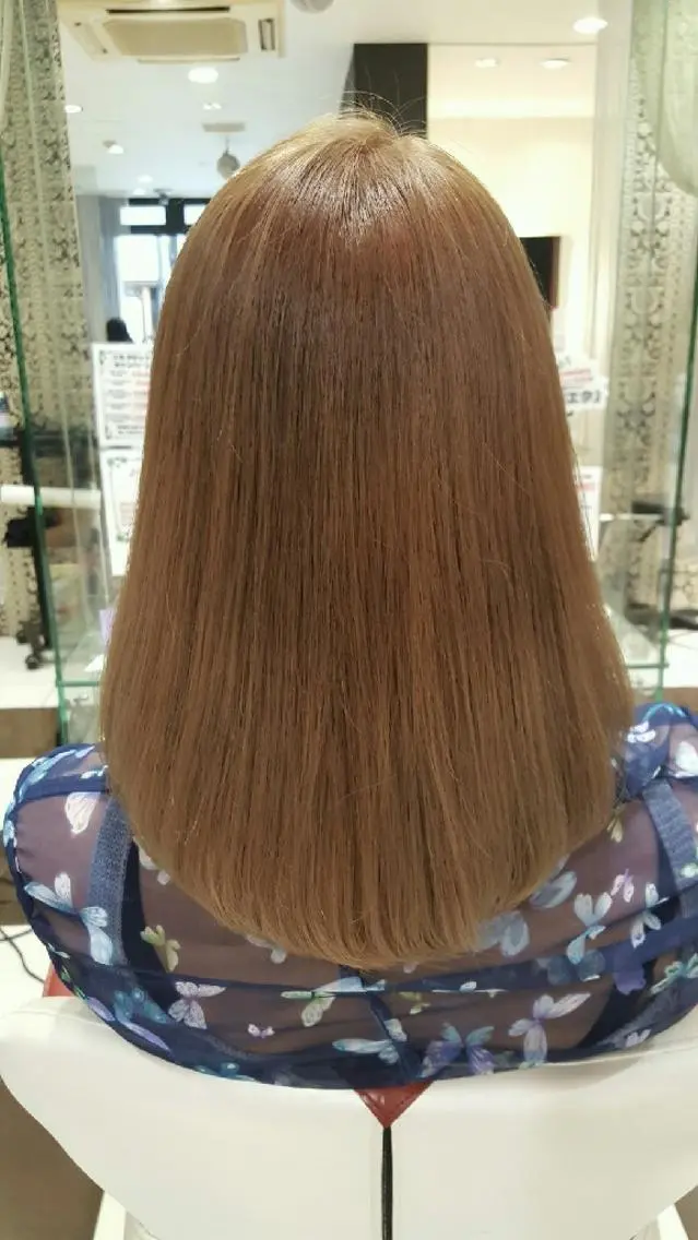 ミディアム カラー ベージュカラー ブリーチ 秋山 幸太のヘアスタイル