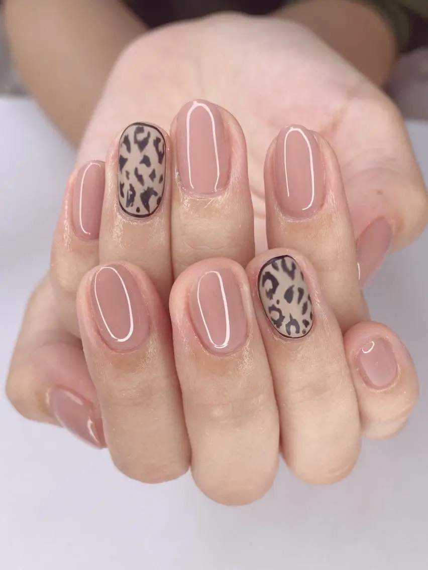 ネイル アニマル柄 アートネイル フレンチネイル グラデーション キラキラネイル Nail Salon ertiのネイルデザイン