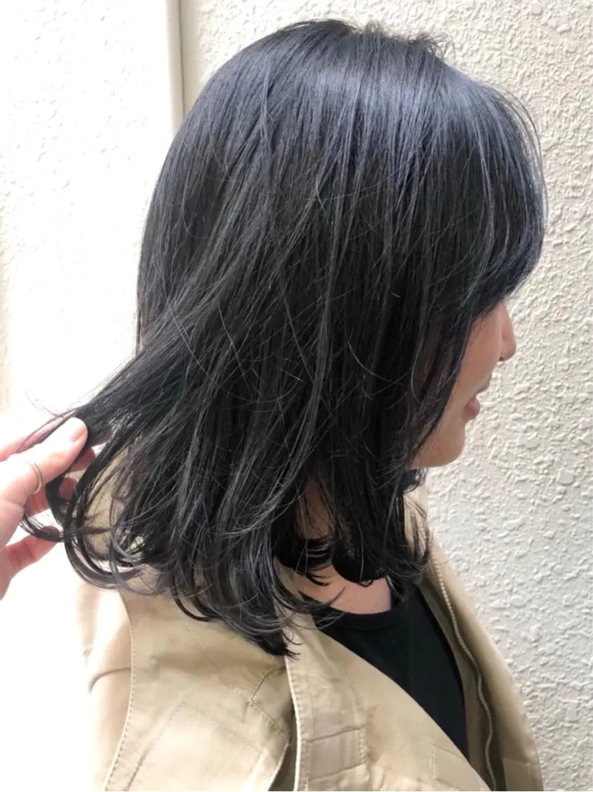 セミロング カラー ダークグレー ダークグレージュ グレージュ 小川 美奈のヘアスタイル