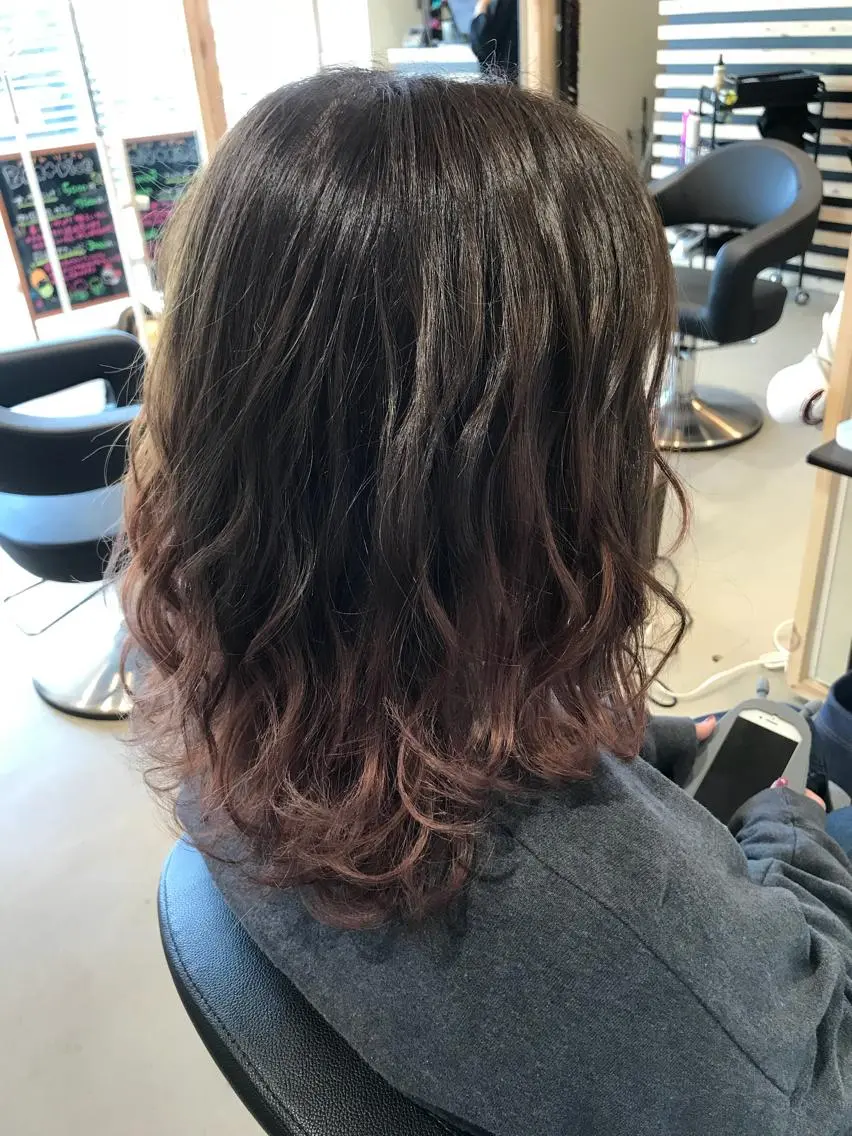 ミディアム カラー ミディアムパーマ ブリーチ ケアブリーチ グラデーションカラー ピンクカラー ヘアカラー 大久保 隆蔵のヘアスタイル
