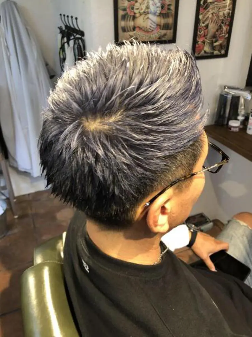ショート カラー メンズ ツーブロック ダブルカラー ヘアカラー トリートメント 冨士川 英樹のヘアスタイル