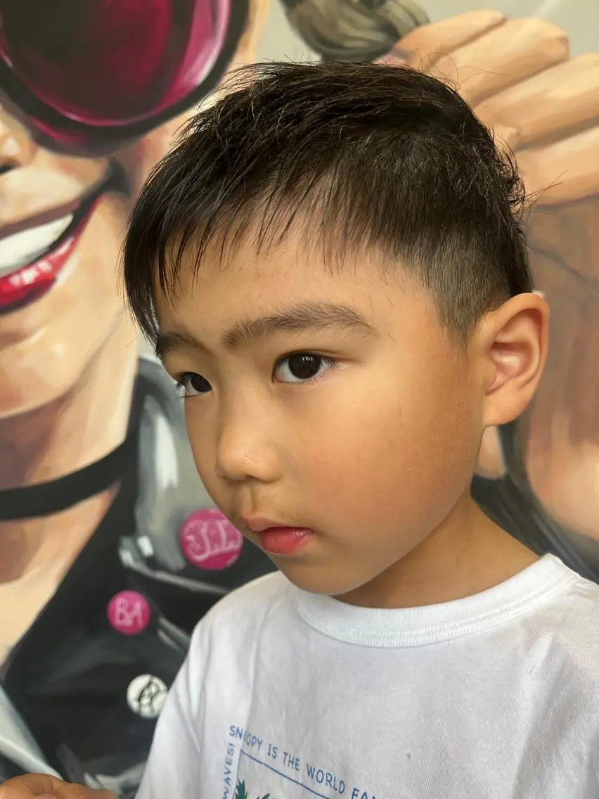 ショート カラー パーマ ヘアアレンジ メンズ キッズ ネイル マツエク・マツパ アイブロウ メンズブリーチ メンズハイライト メンズインナーカラー メンズ韓国風 ブリーチ 久木原 ゆりのヘアスタイル