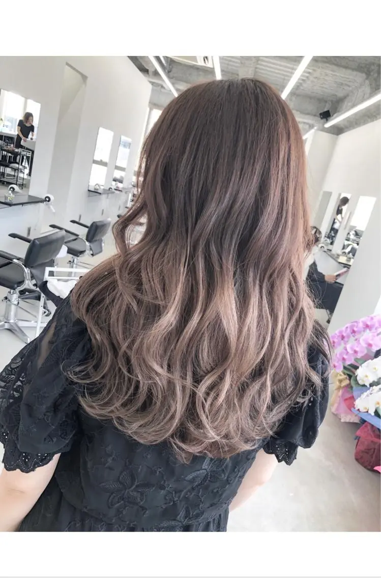 ミディアム カラー バレイヤージュ ブリーチ レイヤーカット ✨ブリーチ無し 透明感HIDEのヘアスタイル