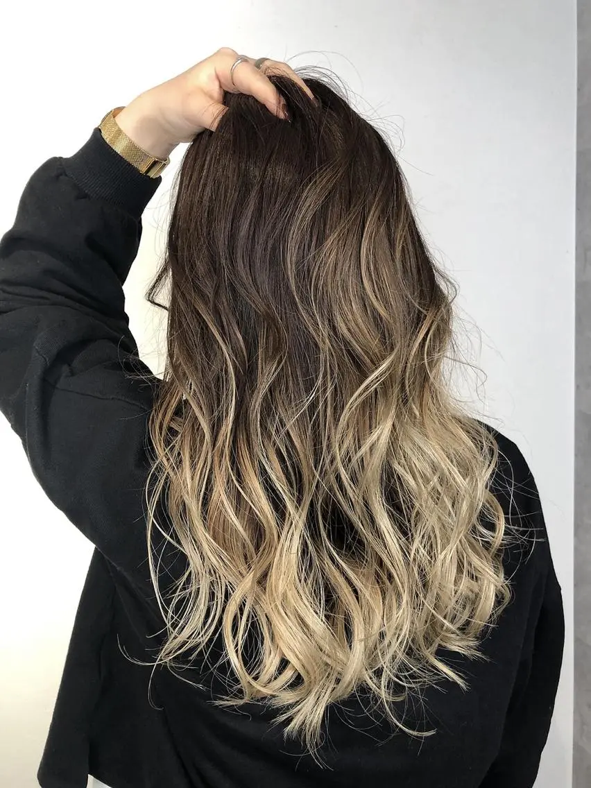 ロング カラー _WHITE上本町 上本町店のヘアスタイル