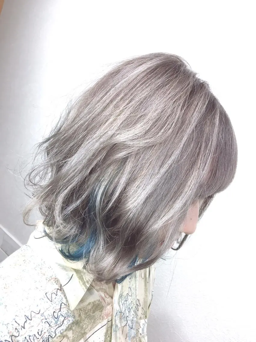 ショート カラー ブルーカラー シルバー カラー特化サロン茶屋 町Furukuboのヘアスタイル