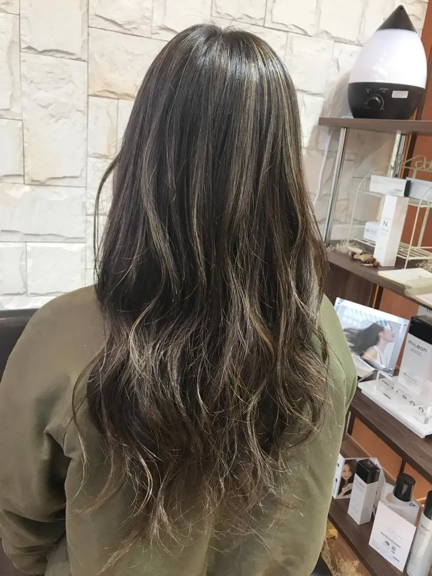 セミロング 髪質改善 艶髪🔵フセナオヤのヘアスタイル
