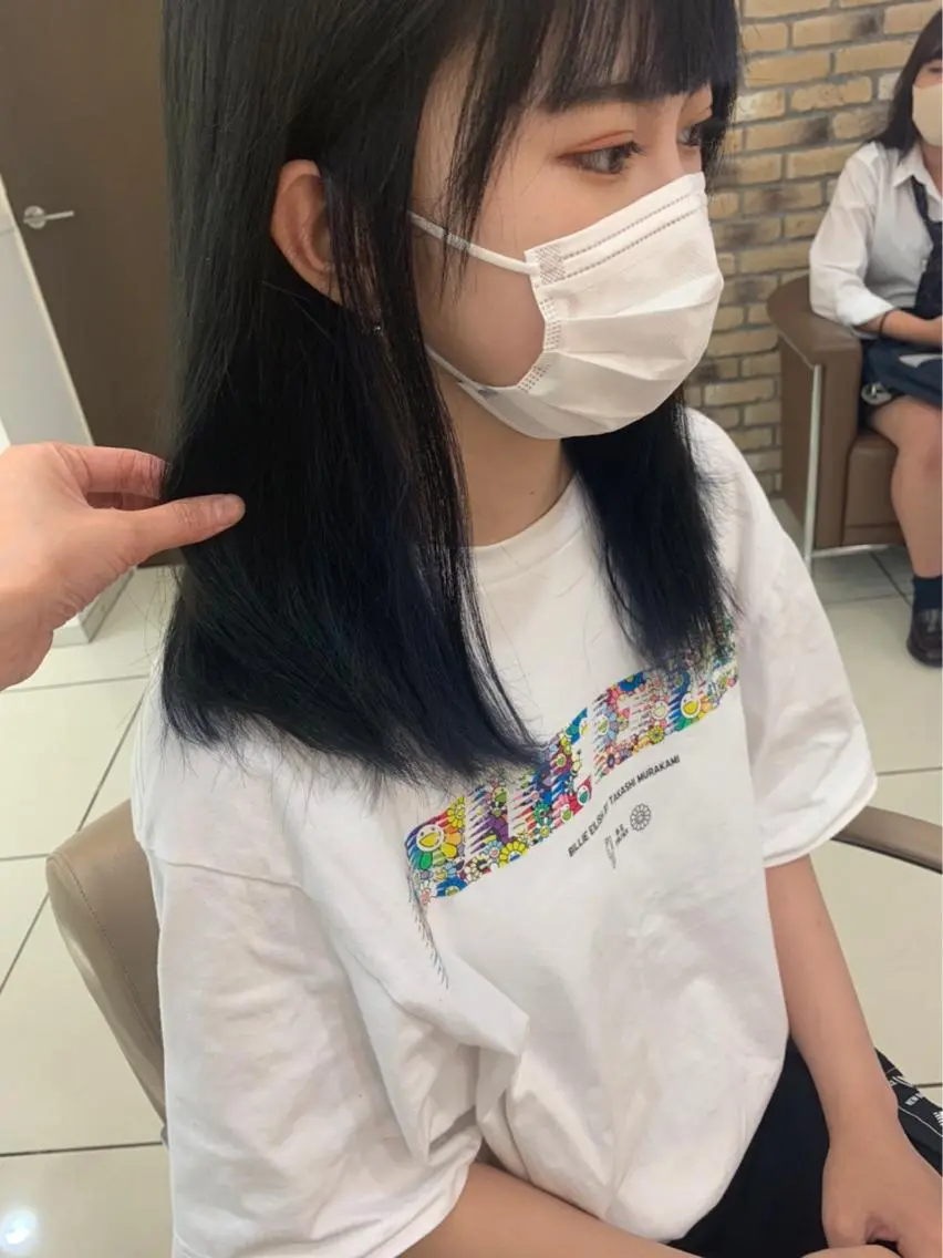 セミロング カラー 羽エクステ🪽 🤍まき🤍のヘアスタイル