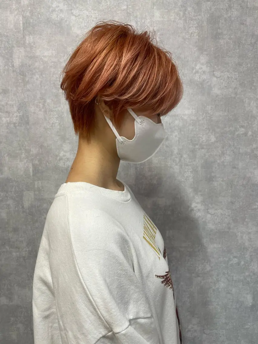 ショート 切りっぱなしボブ ショートボブ ハンサムショート 丸みショート アッシュ カット ヘアカラー トリートメント モテ髪/ボブ/ショー ト/アダチフウトのヘアスタイル