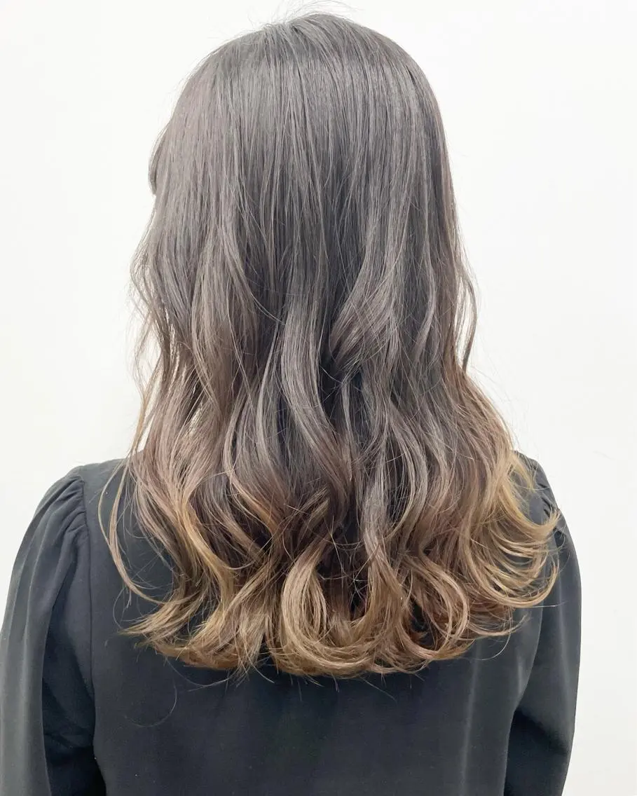 ミディアム カラー グラデーションカラー 🦄インナーカラー 🦄貫井彩花のヘアスタイル